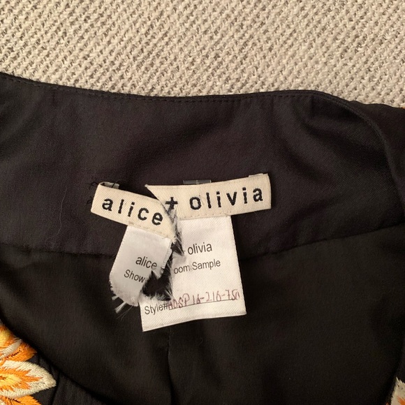 Alice + Olivia Rory Jacket Floral Embroidery - Picture 2 of 3